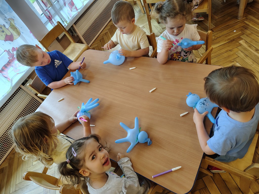 Dmuchane ośmiornice w grupie Motylki