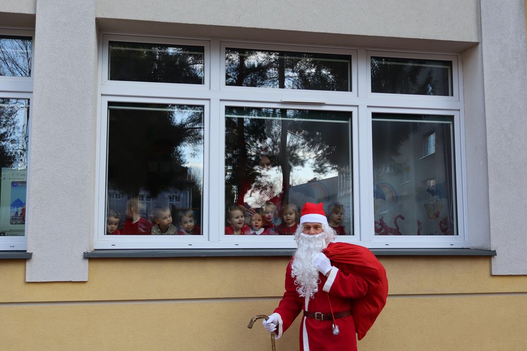 Odwiedziny Świętego Mikołaja w grupie Biedronek