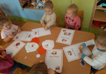 Motylki piszą list do Świętego Mikołaja