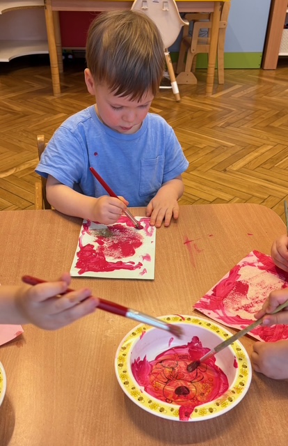 Malowanie obrazów kaszą manną i farbą